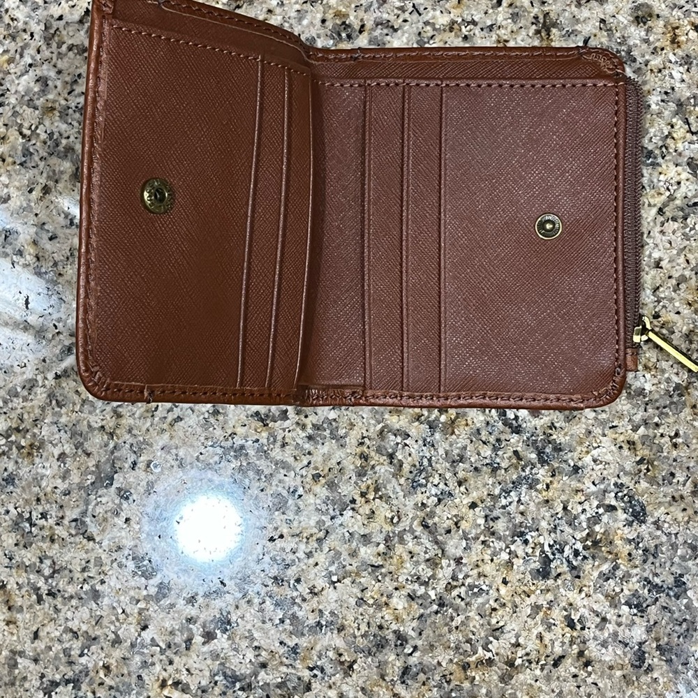 Brown Leather Fossil wallet - Picture 3 of 7